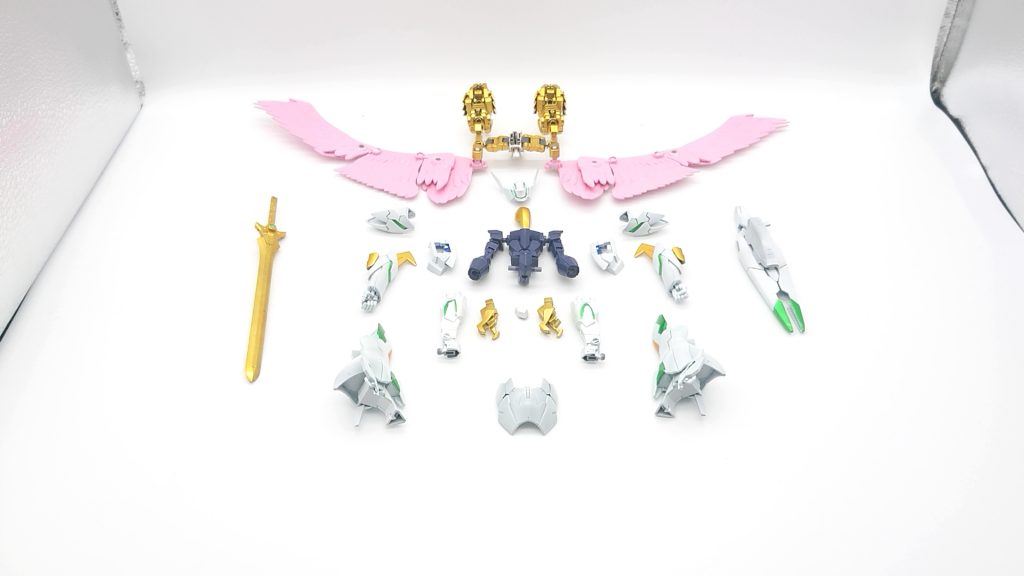 ガイ・アルスの上半身にグラン・ウォーデン用のアーマーを合体(ブレイヴ)していきます。剣や腕が無から生えてくるのは合体系のお家芸