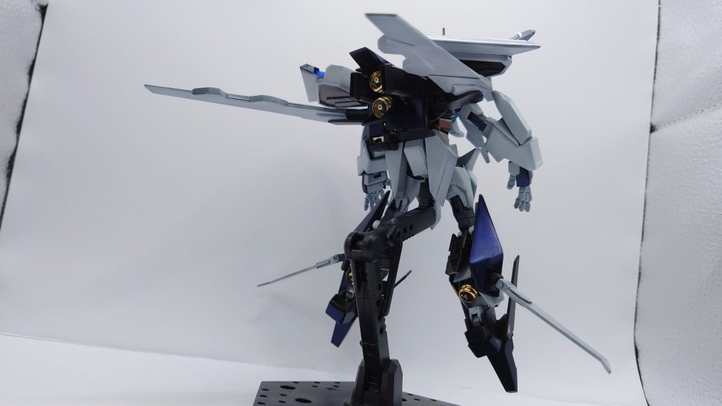 コアガンダムクスィーアーマー–6枚目/制作者:ふじなみ