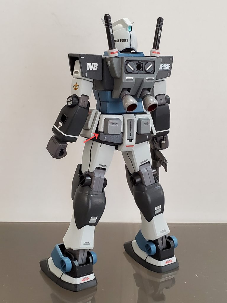 ほぼ全塗装、合わせ目消し、マーキング、艶消しトップコートで仕上げてます🎶そして今回は↖️の部分をスジ彫りしました👍道具が揃えてないので、相変わらずドライバーで彫りました😅顔の塗装は老眼の私には厳しい作業でした😢