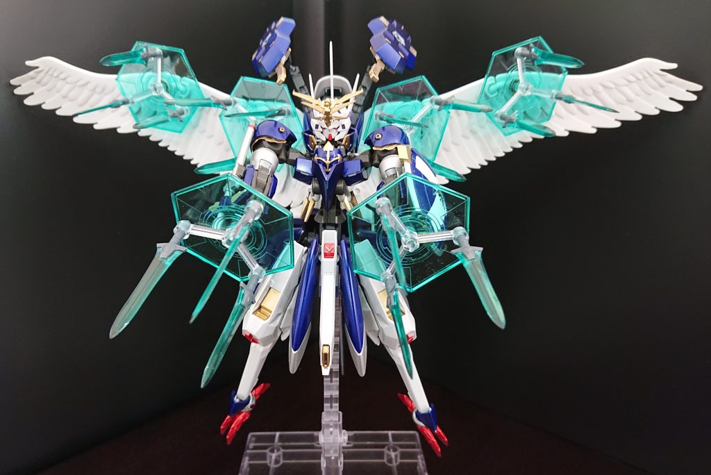 逃げられると思うな!マギアファンネル!!サイコブレードアンテナあるし、騎士ガンダムだし、ファンネル使えてもいいよね?