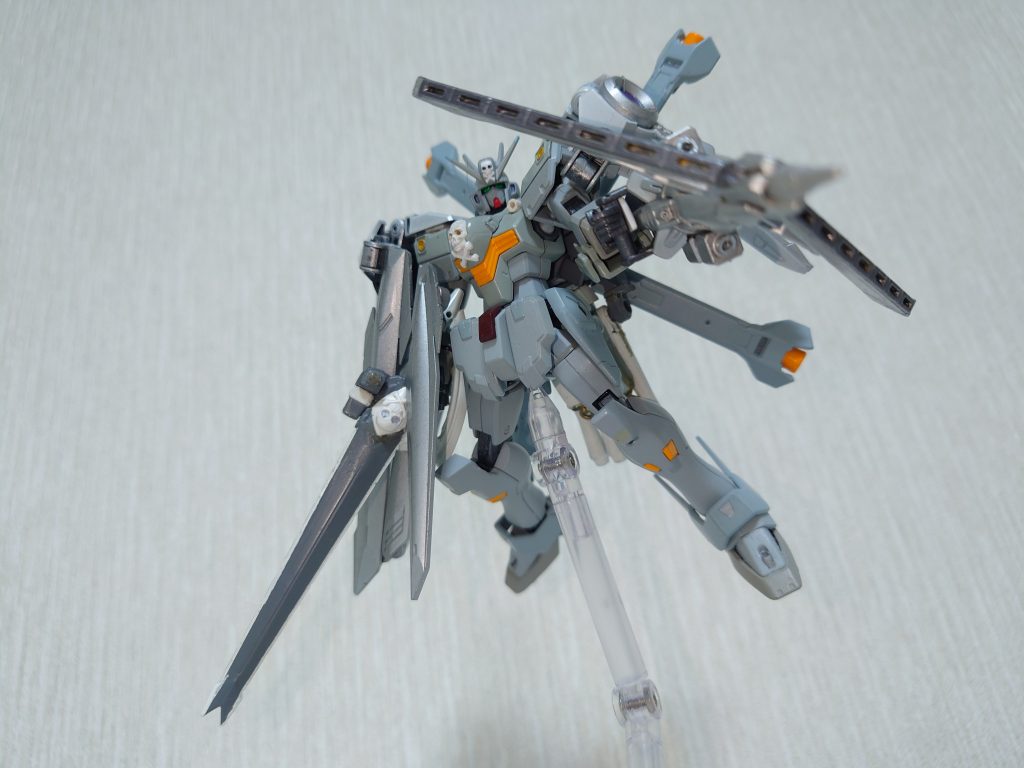 砲身部分には回転軸を仕込んであります。