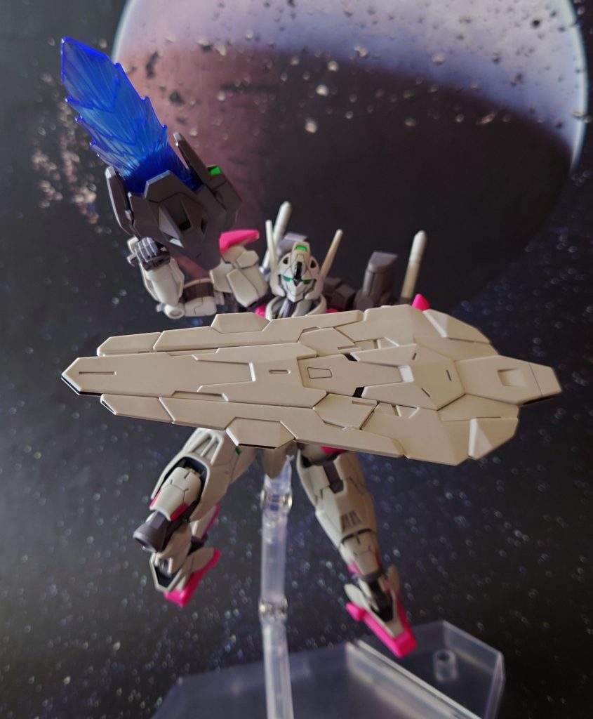 ビームブレイド発振、斬りかかる。