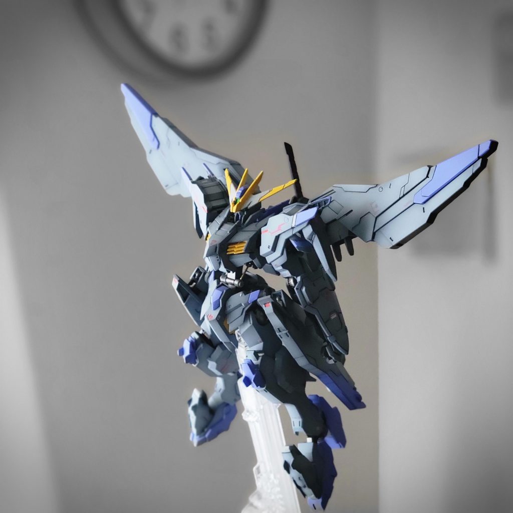 ■感想鉄血キットの中では割と高額(2.2バルバトス)ですが、武装や装甲の多さから値段に見合ったボリュームかと思いました完成時に飾ったときの見映もいいので、是非興味を持たれてお店で見かけたら手にとって見てください😄■次の作品RG78ガンダムを予定(浮気しなければ)