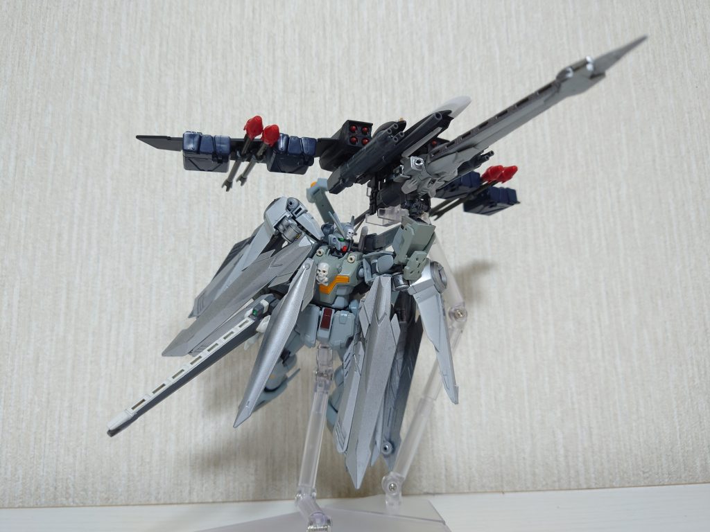 支援機に懸架してぶら下がり移動。