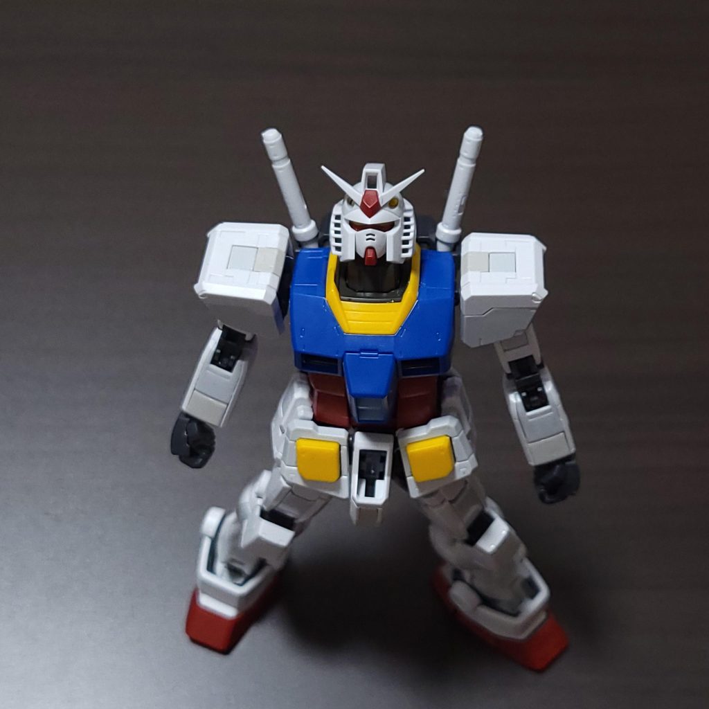 ■感想記念すべきRGの01番を飾る意欲作キットというせいか、私がかつて経験したことのない部品のオンパレードでした💦物凄い小さい部品の紛失未遂、クリアランス不足による塗装ハゲ、アドヴァンスドMSジョイントの存在、元々ハイディテールでいじる場所がない など…素組でもかっこよく出来る一方で、私のように少しプラモをかじった人間が、今まで培った知識を発揮してみようとすると火傷するキットだと感じました😭ただ、内部フレームと外装との連動機構や、極小部品でも合わせ不良・欠肉一切なしという部品から、ガンプラの新ブランドをこのキットから始めていこうという意気込みが感じ取れたような気がしました(※個人の感想です)かなり苦しかった作品ですが、気合いを入れて作ったので友人には喜んでもらえるといいなと思います😁