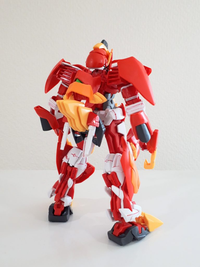 MS形態です主兵装は両手足のヒートクロービームサーベルの位置が気に入ってます