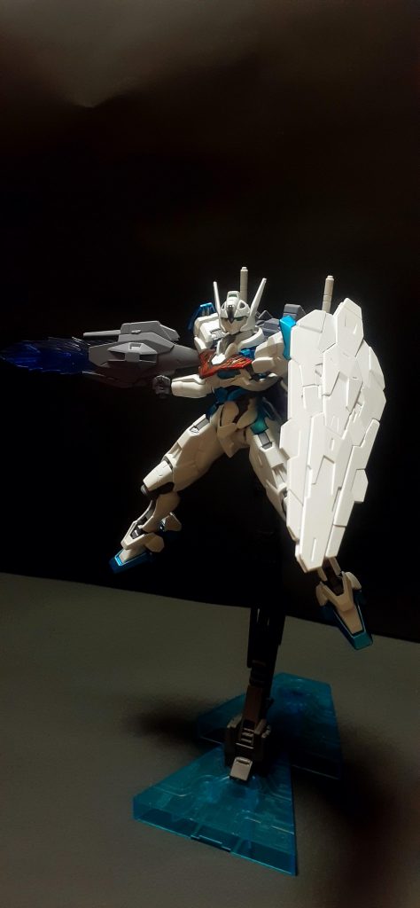 盾が大きくビームブレードが　　　　　　　　　短い印象を受けました。