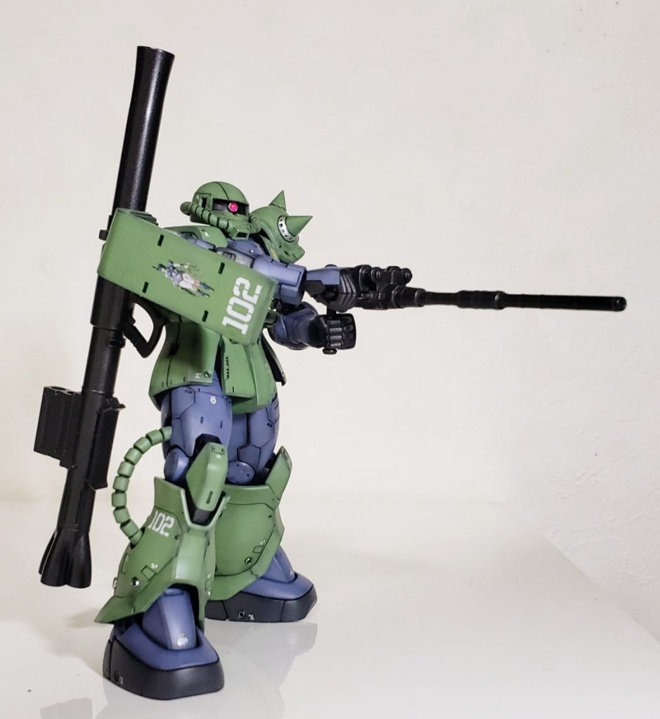 砲身が細いのでバズーカほどの迫力はないけど…