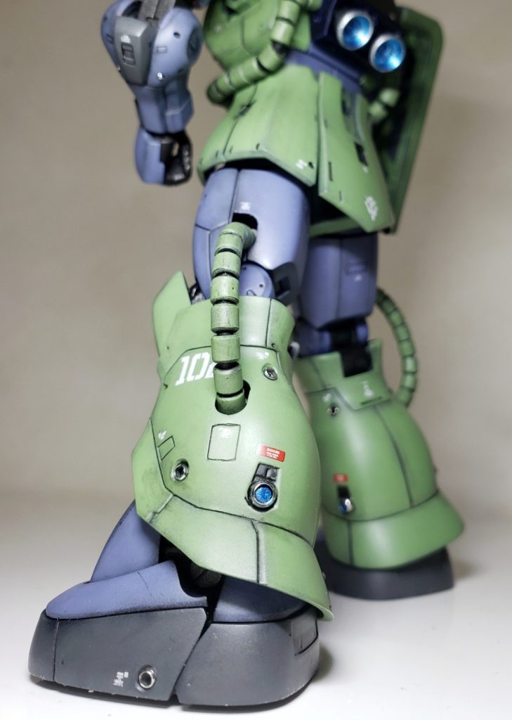 改造箇所①・腰&脚部の動力パイプコトブキヤのパイプ3.5mmとDAISOのアルミ線使用。・かしめ玉を各所に埋め込み。