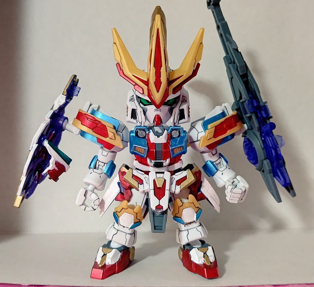 ガンダムフェイス。この状態で飾るつもりでこのカラーリングにしました。