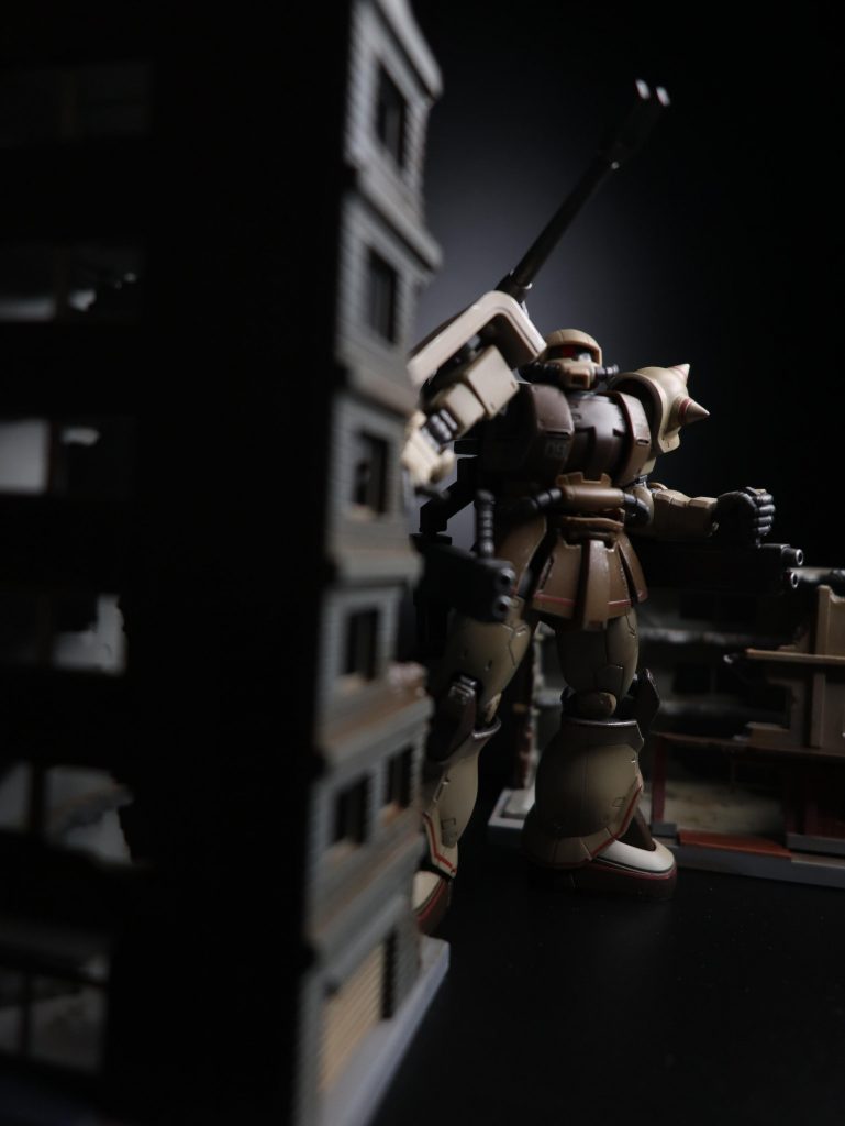 アピールショットのトリミング無し版　暗いほうが雰囲気出ていいですね　水泳部みたく屋外撮影できれば良いのですがいいロケ地無いかな？