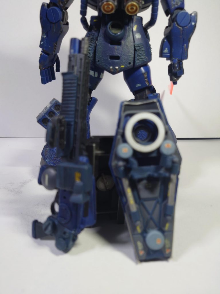 オリジナルのライフルはM4とスバスを合体させてみました。シールド裏もそれなりにディテールUP