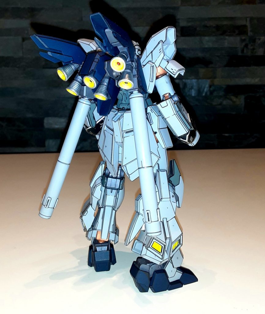 バーニアはシルバーで、中は黄色にぬりました。