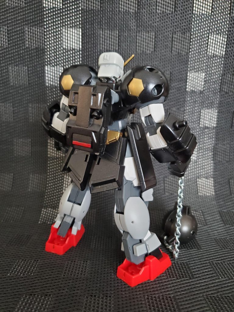 脇の黄色い板は工作的にも可動的にも邪魔だったので排除()ダークマイカブルーで塗ったのですが、思ったより真っ黒になりました。