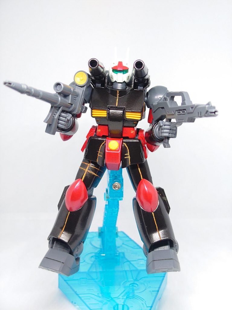 普段はそのまま塗装ですが、サフを塗ってから塗り分ける⇒彫り直す⇒オレンジブラウンでスミ入れとすることで黒地にオレンジブラウンが映えるようになったかなと。 