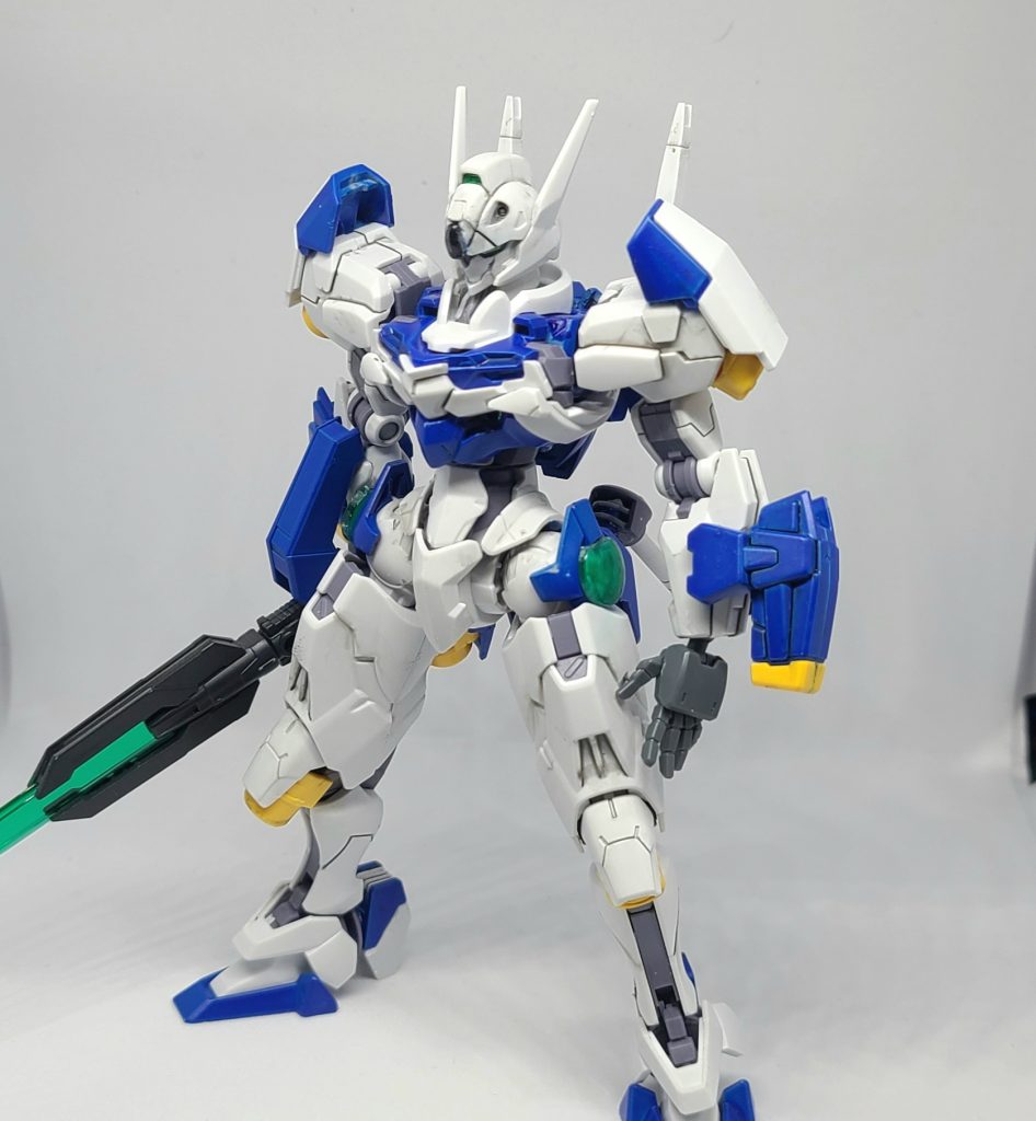 正面から。色を変えるだけでも大分印象が変わりますね。メイン武装はGNソードVです。