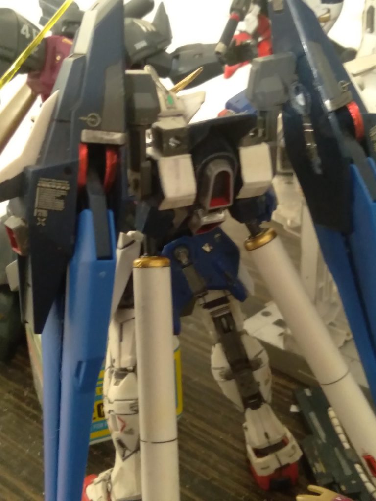 This is a modified backpack that uses dragoons and has multiple attachment points for adding other weaponry or other parts.