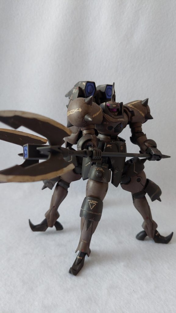 とはいえ四脚のガンプラってなかなかないもので、ダナジンもそうですが異形のガンプラというのは組み立てだけでいつもと違うワクワクが味わえます。主役機ほど再販はされないと思いますが、意外とおすすめです。