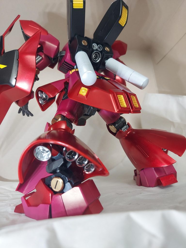 バーニアは、ガンダムマーカーメッキシルバーで仕上げましたピカピカです