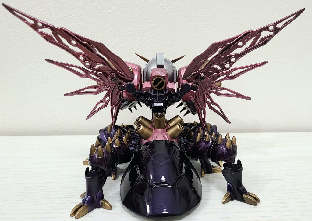 羽は赤かゴールドの方が良かったかも