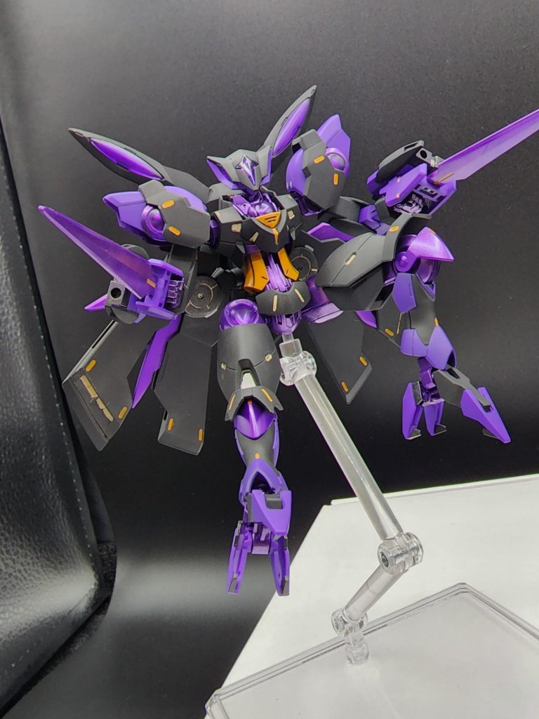 本編でどんな動きをするのかわからないので説明書のポーズを撮りました。