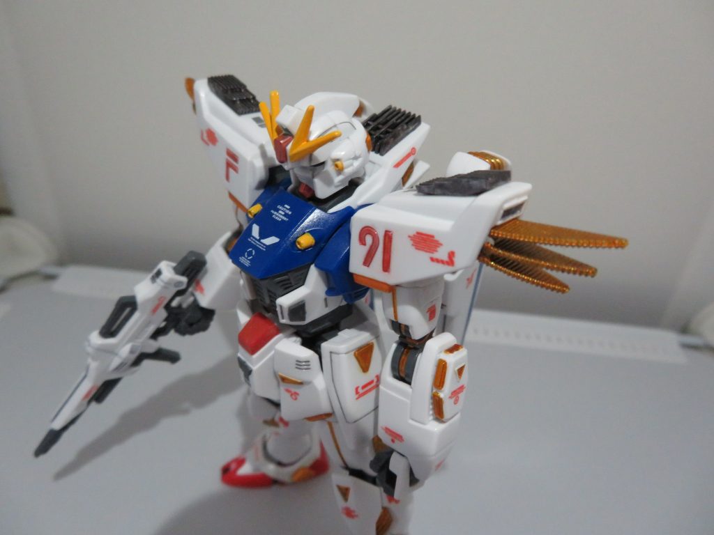 肩部と背中にラジエーターフィンを取り付けてみました。