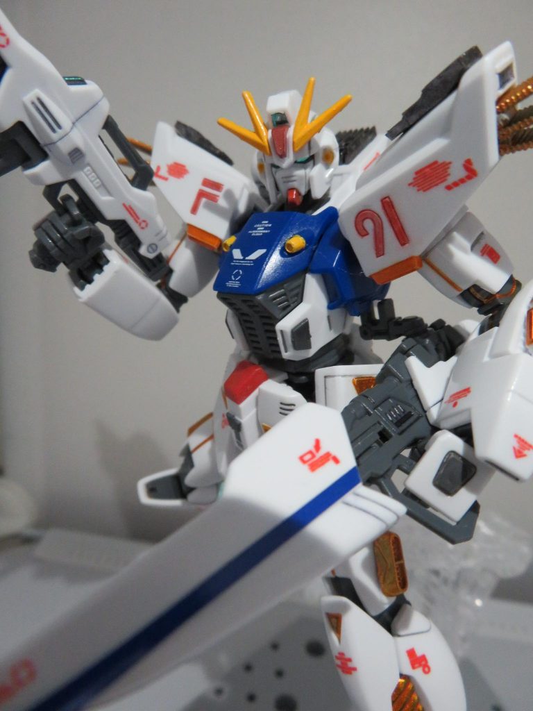 光に照らさないと、光沢トップコート吹いたということがわかりにくいですね。