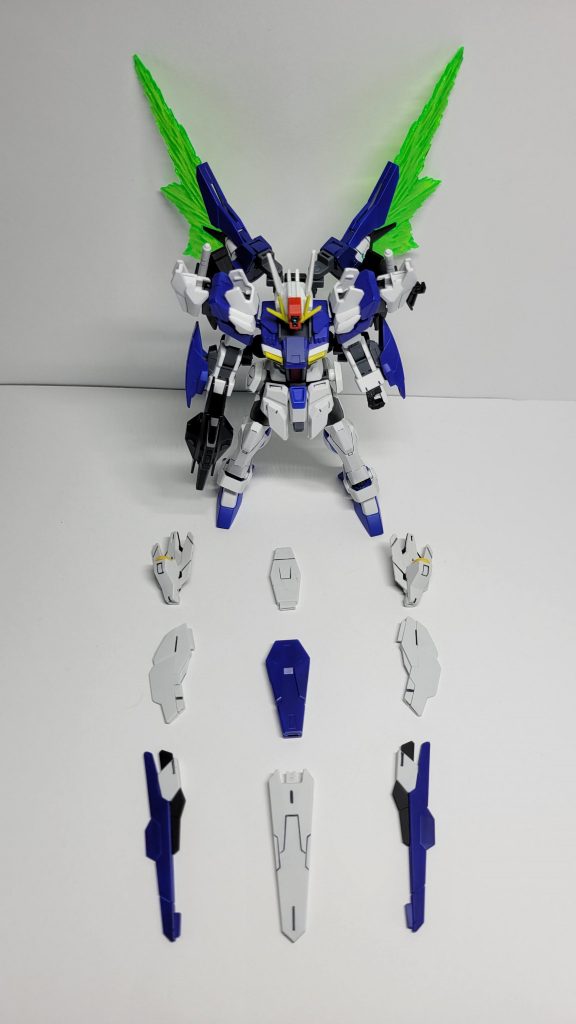 本機はGNサーベルビットとガンビット合わせて9基のビットを装備しています。