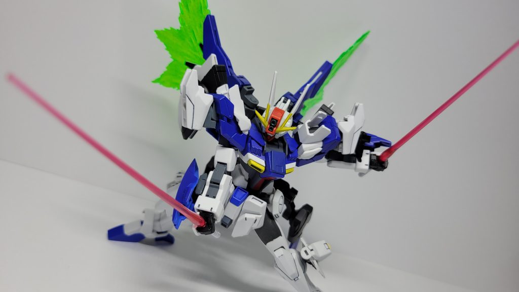 元キットがウィンダムなので可動範囲は良好。近接戦闘時には干渉しやすいパーツはパージして戦います。