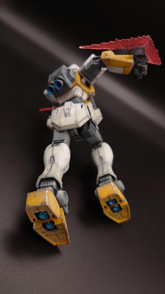 最近、バーニアの噴射口の内側をメタリックブルーで塗るのにハマっています。