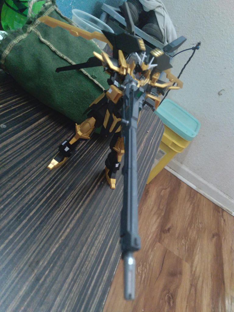 The extended barrel is perfect for sniping enemy gunpla