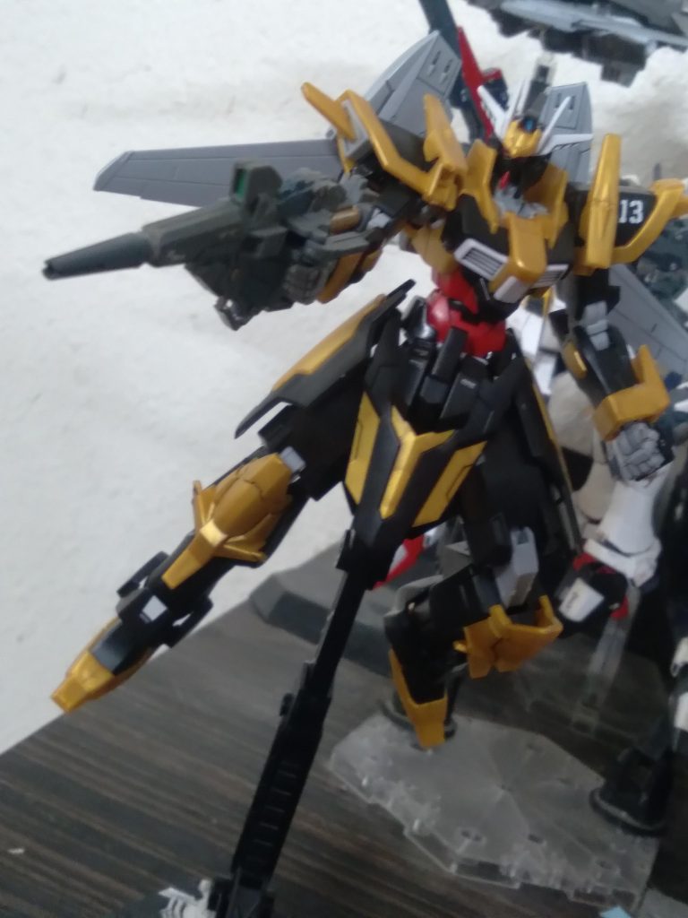 It can even wield the powerful beam magnum