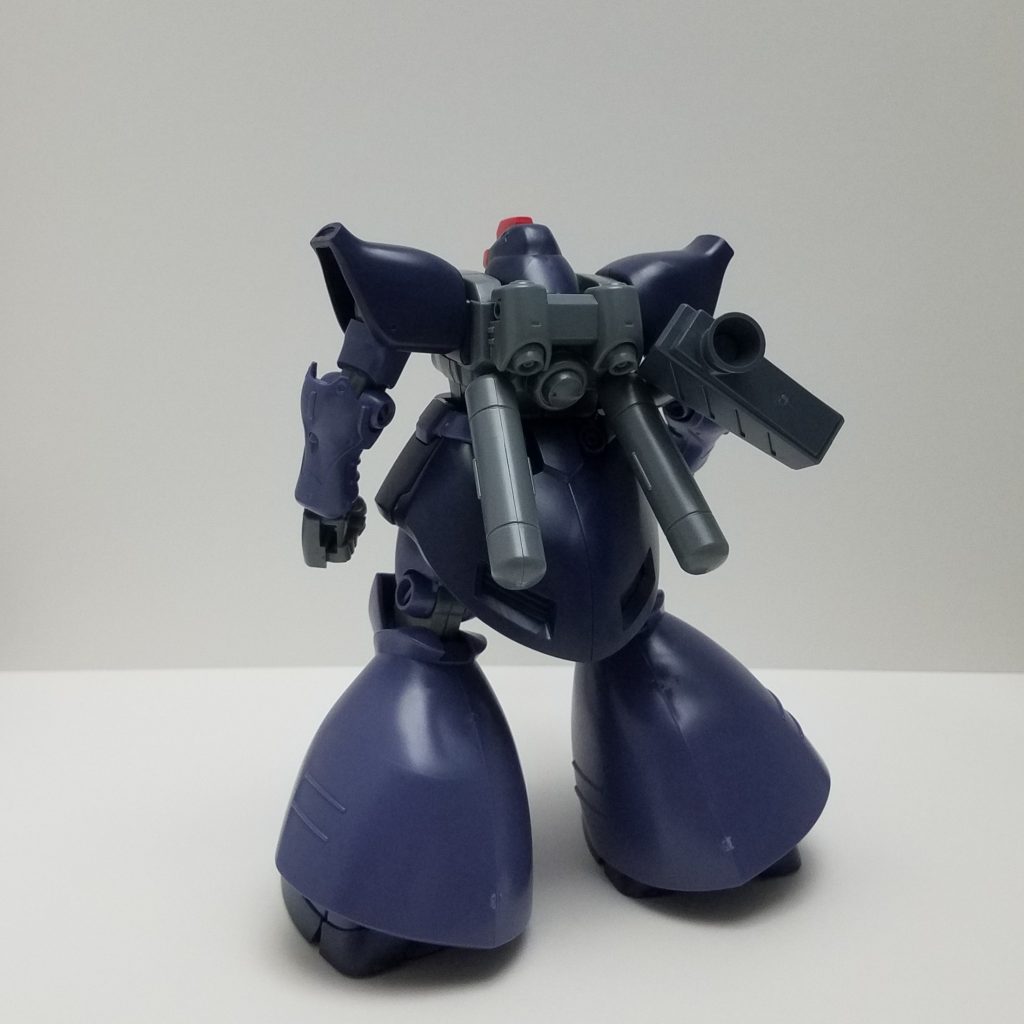 久しぶりの投稿はリックドムⅡです。今回もパチ組みとなります。比較的古いキットなのでハンドパーツをシステムウェポンから流用してます。ちなみにメイン画像は旧キットの箱絵(←これがめちゃくちゃカッコ良い)のオマージュだったり。