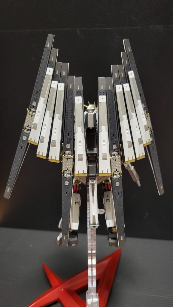 バックショットはファンネルに機体が隠れてしまい、少し残念なショットになりました( ´_ゝ`)