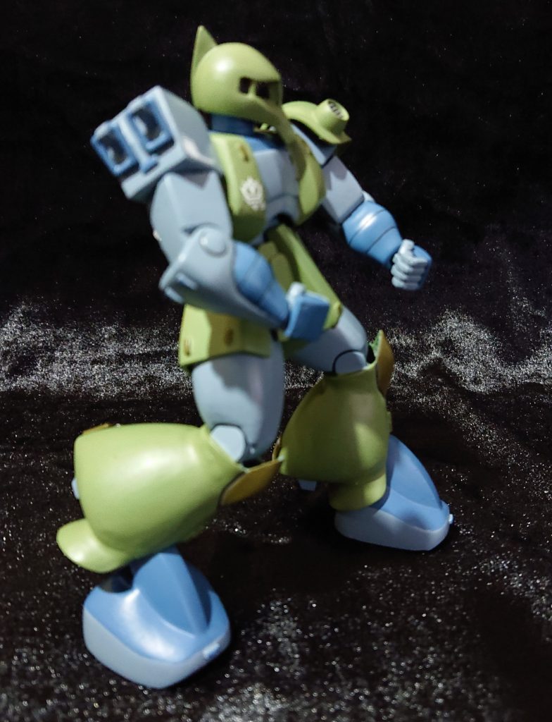 右肩が寂しかったので、ちょっとディテールUP