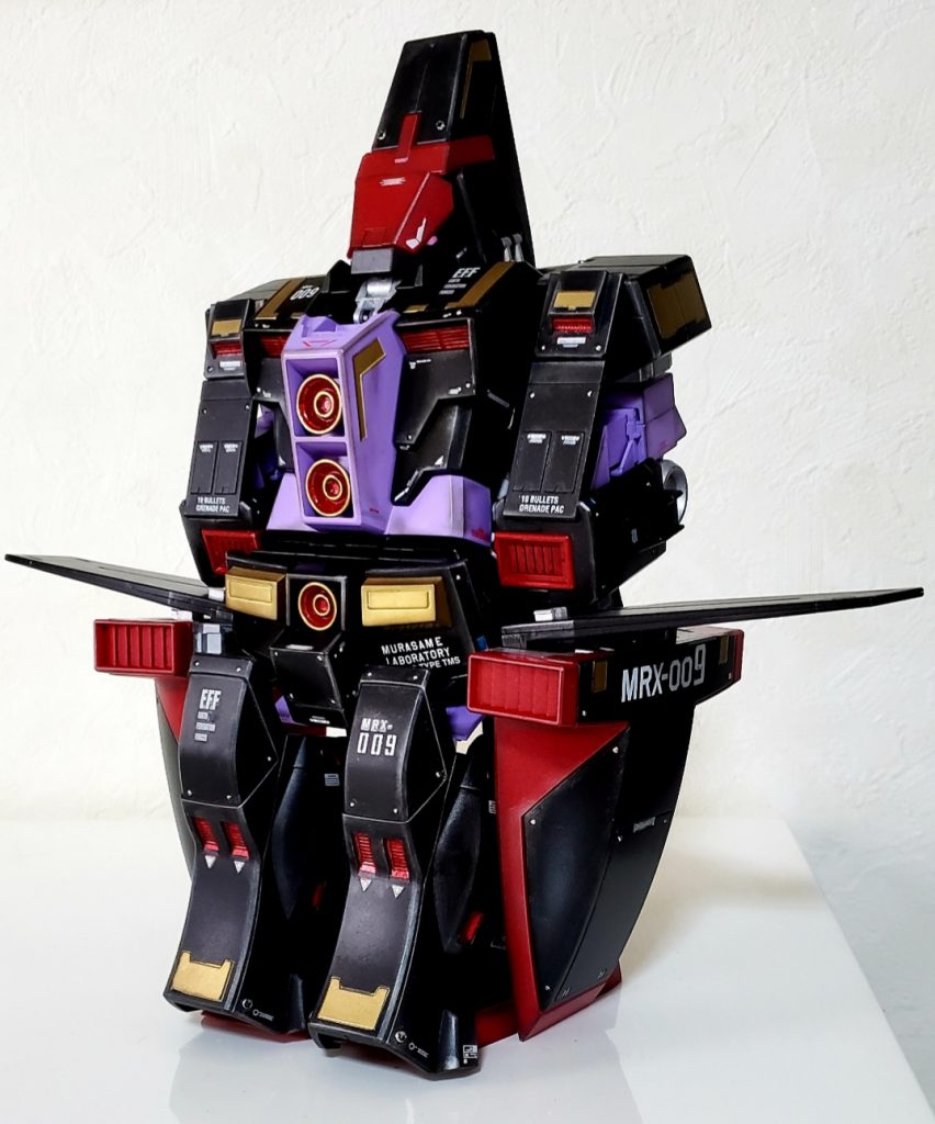 そしてシールドのみの差し替えで変形可能、モビルフォートレスモードへ!