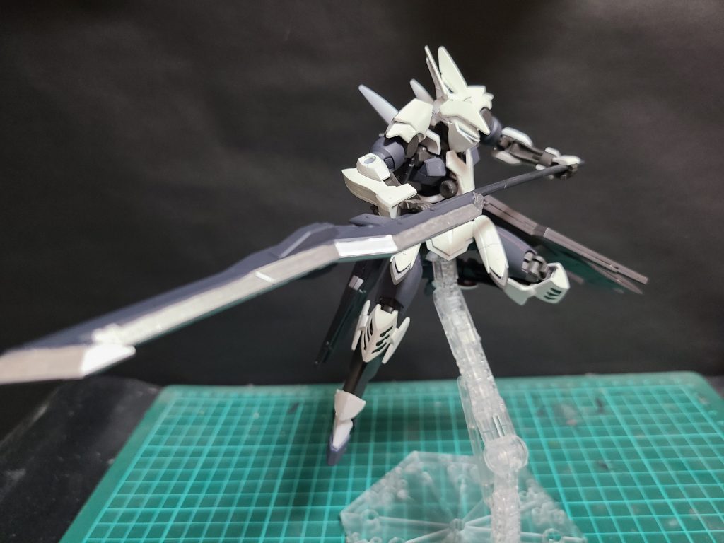 「ヴァルキュリアギガジャベリン」を構える