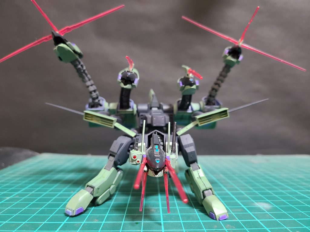 ビーム刃起動これによる必殺技を「八華猟乱」!数多のビーム刃による攻撃で敵を八つ裂きにすることにより付けられた