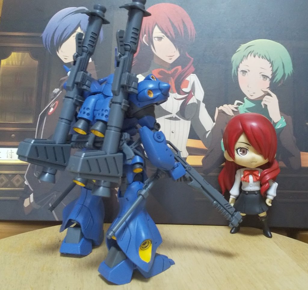 :後ろだ。これは見応えがよくブリリアント!因みに色分けされてない部分は、各バーニア内部、股、頬の左右、脛の左右外側のスラスター、一つ一つのチェーンマインの○の部分の黄だ。