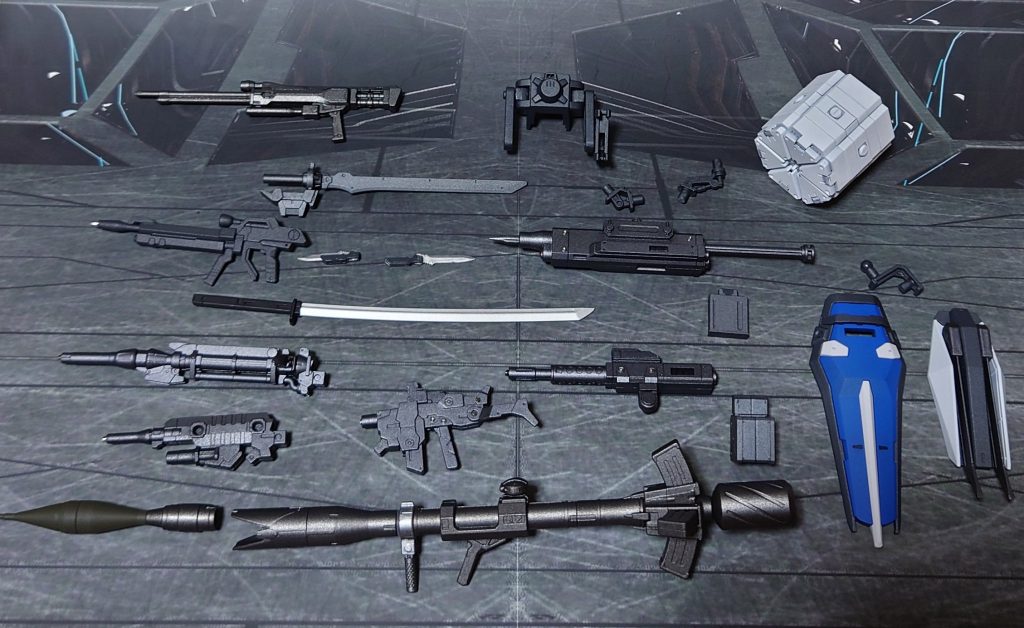 装備一式。各別売り武器から、お目当て以外のパーツも全部盛りにしたのでかなり多め。■塗装レシピロングビームライフル、バズーカ本体:黒サフ→シャインシルバー→メタリックグレー→つや消しバズーカサブグリップ:黒サフ→シャインシルバー→つや消しロケット弾頭:黒サフ→オリーブドラブ→つや消しクローシールド本体:黒サフ→白サフ→MSホワイト→つや消し6連装ミサイルポッド本体:黒サフ→シルバーリーフ→ベースホワイト→つや消しミサイル弾頭:グレーサフ→ダルレッド→つや消し刀柄、鍔:黒サフのみ刀刃:ブラック→メタルシルバー→つや消しマチェット、グレネードランチャー弾倉、パイルバンカー弾倉:黒サフ→ブライトガンメタル→つや消しパイルバンカー槍:黒サフ→ガンメタル→尖端にシャインシルバー→つや消しその他武器類:黒サフ→ガンメタル→つや消し