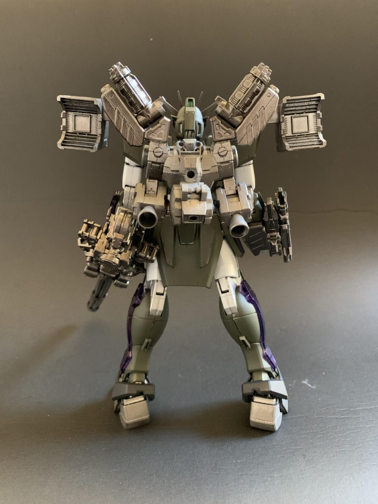 バックパックは、30mmのジャンクパーツ（主に上半身）とMSGのバーニア、エックスのショルダーバルカンで構成