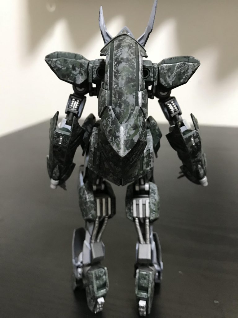 後ろはなんだか寂しいですねなんか付ければよかったかな？