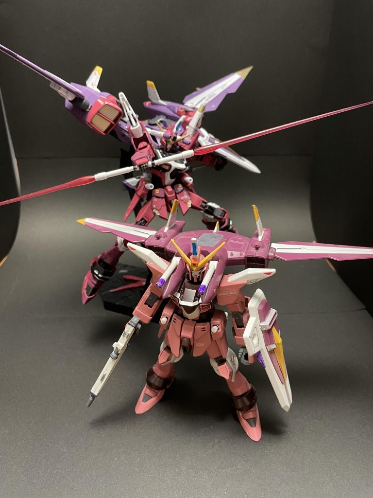 旧HGジャスティスと比較中坊の時に作ったので、大分荒い仕上がりです笑