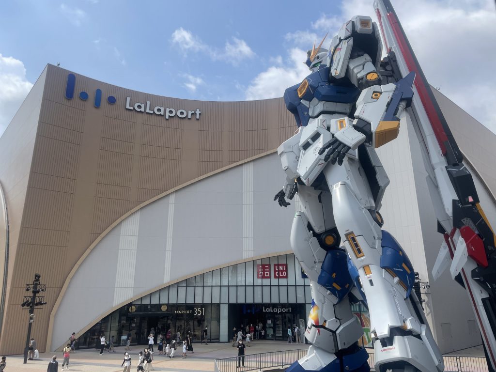 こちらがモノホンのνガンダム見る分にはめちゃくちゃ楽しいけどゲームには一緒出てこないで欲しい😇