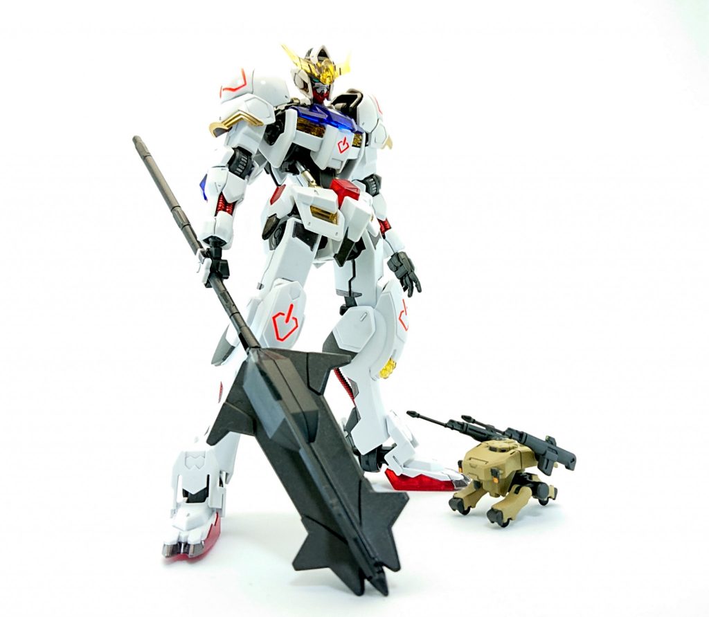 モビルワーカーと並べてちなみに角度付き持ち手と平手は別キットからです。