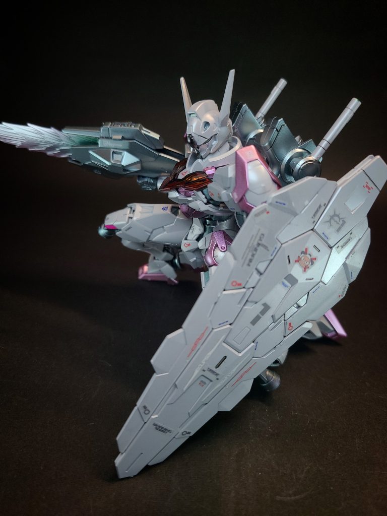 ビームブレイド本機の携行火器。巨大なビーム刃を形成(ブレイドオン)し、ビームブレイドとして運用した形態。