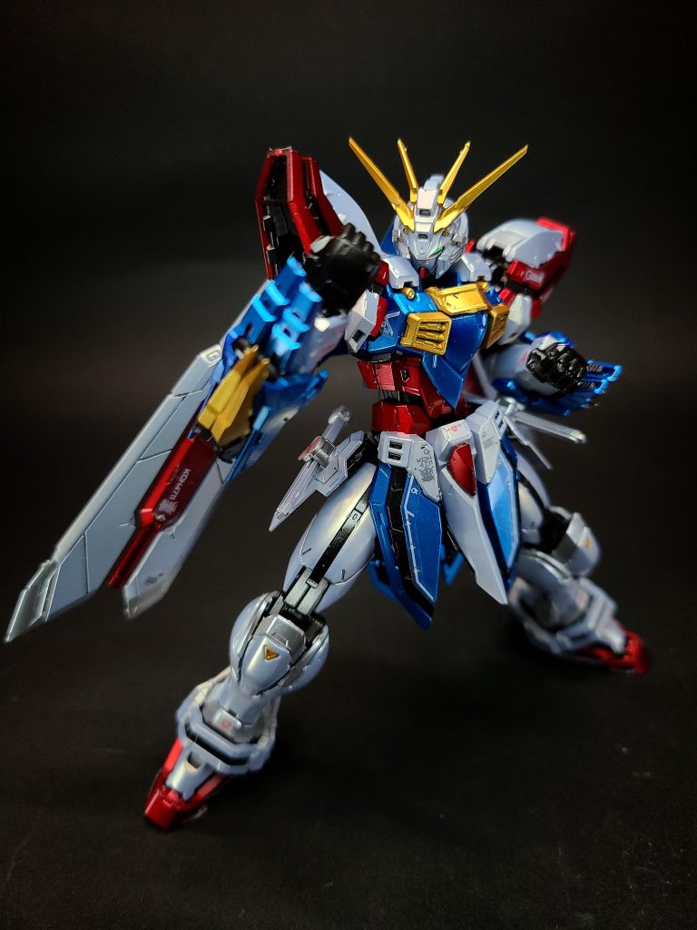 ハイパーモード用アンテナゴッドガンダムの頭部に設置される小型のアンテナで、磁気フィールド発生時に用いられる[3]。脚部スラスター脚部に設置されるスラスターで、加速力によってキックの威力を増強するほか、磁気フィールドによって機動力を向上させる[3]。