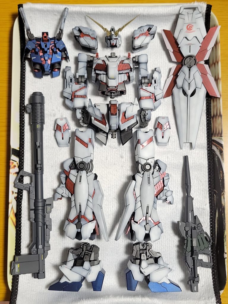 フレーム:サーフェイサーエヴォガンメタホワイト:サーフェイサーエヴォブラック→EX-ホワイトレッド:サーフェイサーエヴォブラック→GXメタリックレッドブルー:サーフェイサーエヴォブラック→GXメタルダークブルーウェポン:メカサフスーパーヘヴィ