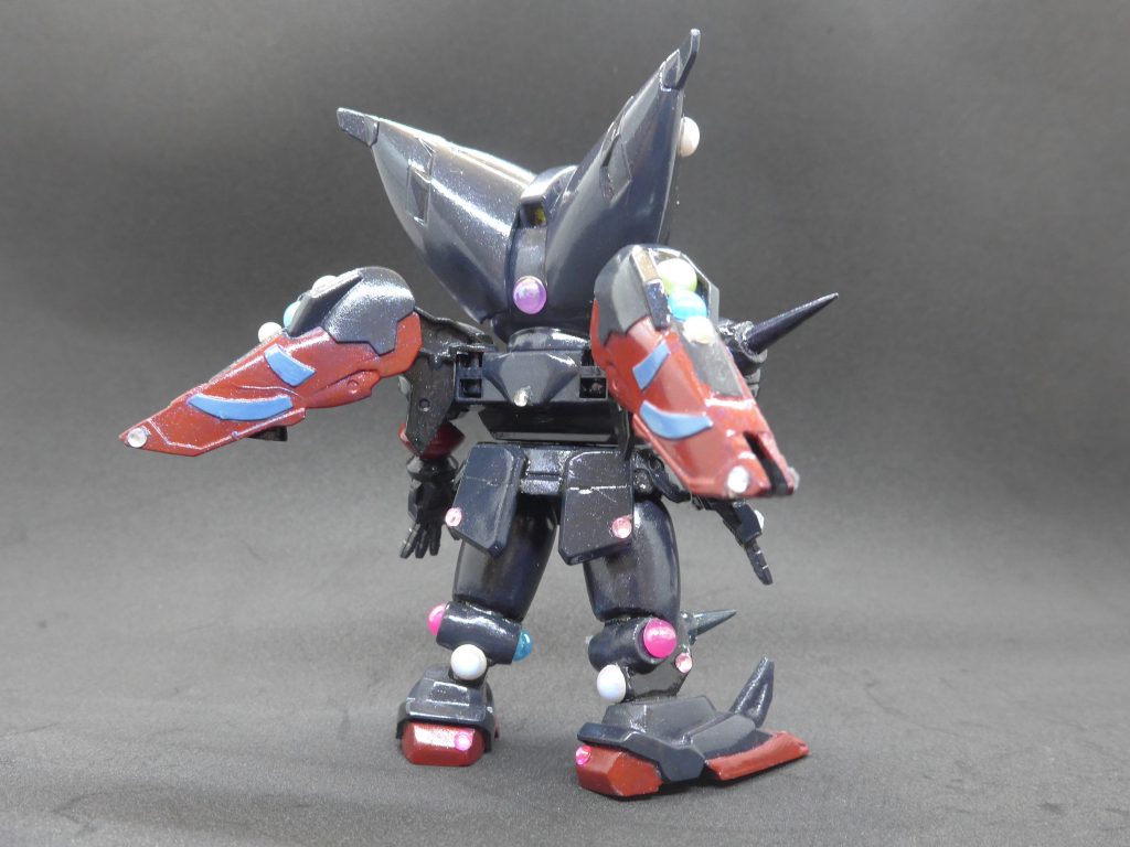 腰の後ろもMGガンダムの肩パーツから切った削ったで作りました。