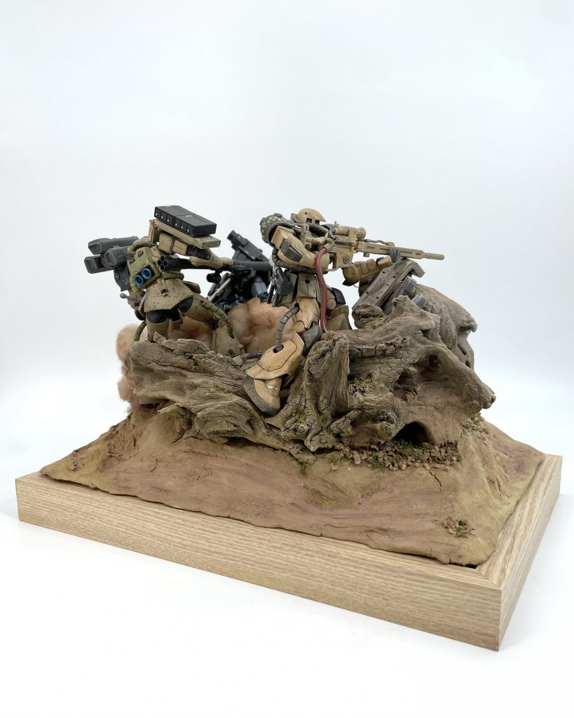 風と砂に削られて出来た奇岩はホームセンターで買ってきた『天然流木』を使用 。木に見えるような気もしないでもないがこういうのは雰囲気だからいいんです。やはり自然に出来た物の造形には勝てないです。